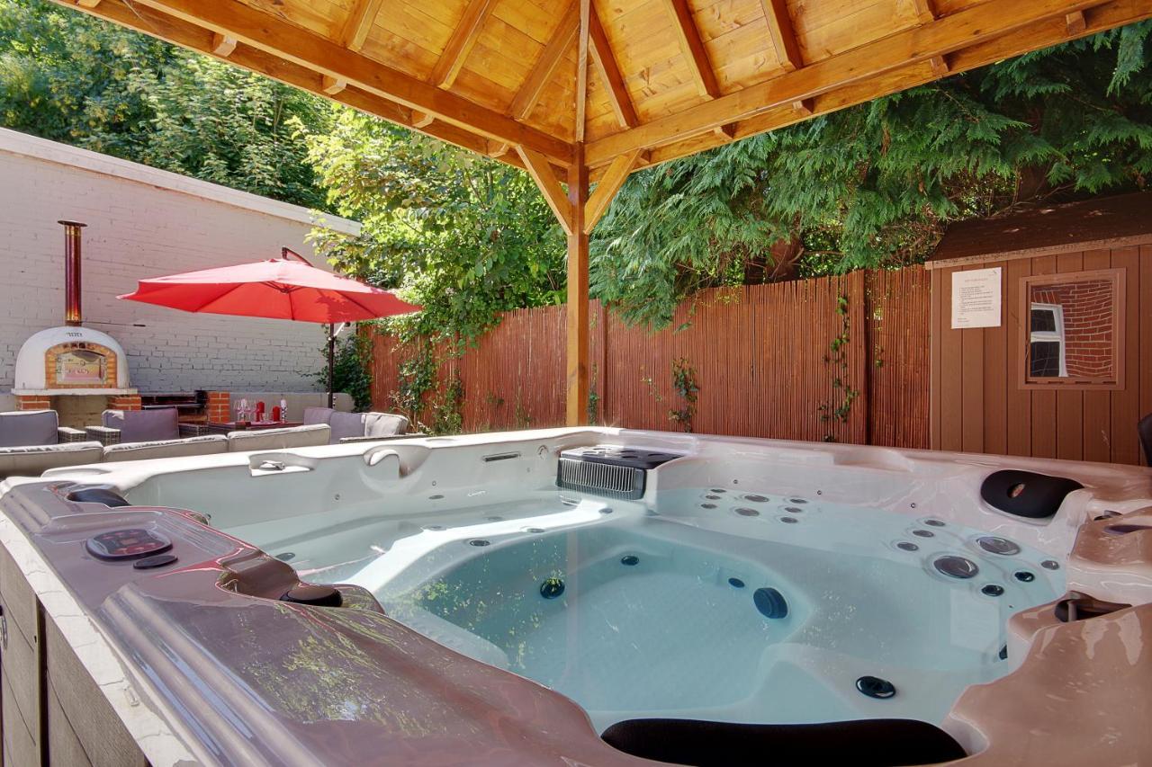 Cragside Villa With Hot Tub Bournemouth Bagian luar foto
