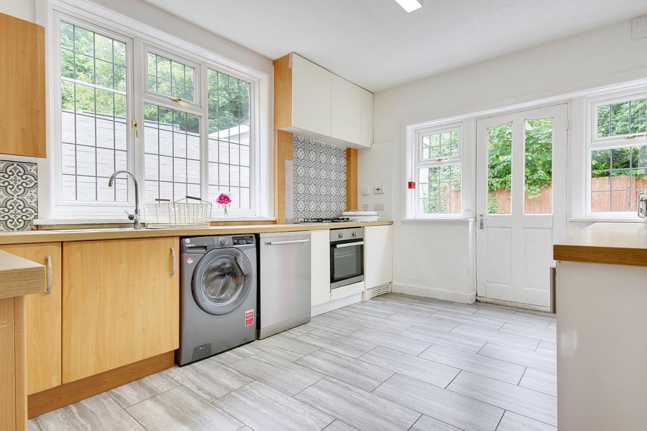 Cragside Villa With Hot Tub Bournemouth Bagian luar foto